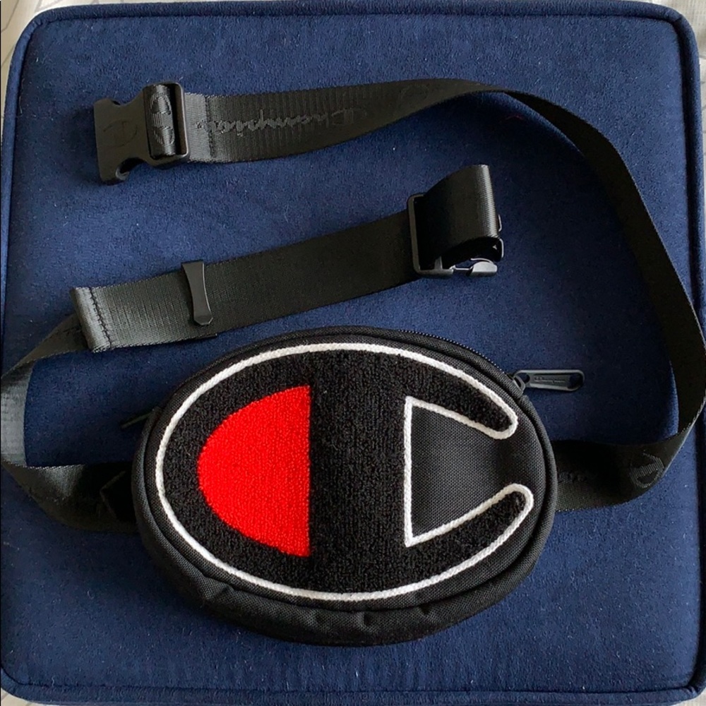 Champion fanny pack/chest pack